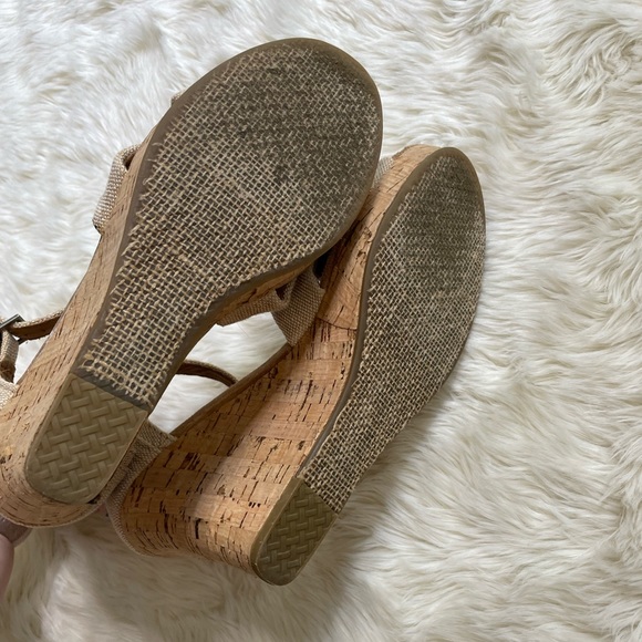 Toms Tan Canvas Cork Wedge 8 - Picture 6 of 7